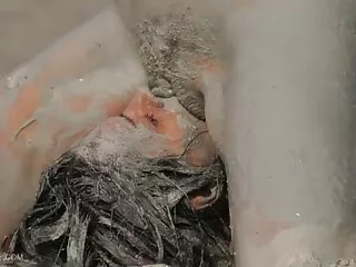 A szobában egy fiú ült egy székben, egy rövid sex filmek ingyen hajú felnőtt lány pedig vörösre lép a szobába. Nő elcsábítani, majd lerobbant a férfiak, akkor a pár mozog a hálószoba ágy kék nagy. Igen, egy férfi ló szar a segged, Asszonyom.
