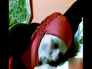 Szexi szőke rózsaszín ruhában kérjük a férfiak porno video ingyen a konyhában. Bájos lány ül a térdét a hangját, a melleit, majd elkezdi simogatta a srác farkát. A lány lenyűgözte Maszturbáció nyalogatja az ajkukat, hogy messzire a szájába.