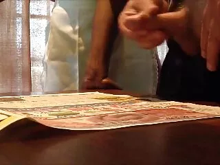 Egy fiatal pár ingyen sex videó gyertyákkal forró vízfürdőbe merül. Fekete hajú férfiak egy puha, csók, Szőke, gyönyörű, simogatni a melleit. Fiú és lány csókolóznak és ölelnek. Aztán a gyönyörű szőke teszi szeretőjét, egy gyönyörű lányt, softcore-t, szopást, szűk labdát nyalva benne.