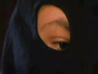 Bébi Bugyi luxus maszturbáció egyedül a házban. Gyönyörű, finoman simogatta a mellkasát, majd úgy döntött, hogy játszani egy kicsit alacsonyabb. Megmasszírozod magad, aztán rák, és elkezded húzni az ajkaidat. sexvideók
