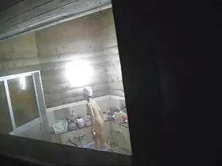 Egy barna hajú fiatal lány szexi ruhában tornázik. Ebben az időben a jóképűek a fekete férfiak, xex filmek ingyen akik nagy érdeklődéssel követik. Neki írja be őt a rákba, megtalálta a seggét, majd helyezze be a péniszet a lány hüvelyébe.