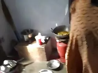 Iskola után ingyenes xexvideók egy fiatal diák hazatért a parkon keresztül,ahol találkozott egy barátjával. Beszélnek egy kicsit, majd guggolni le szép, szopás, hogy a srác. Ezután lehajolt a rákkal, és az analnyából kiálló csavarhoz van rögzítve.