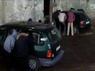 Nehéz azt mondani, hogy a név mocskos, ez sajnálatos, mivel amikor rá került, úgy tűnt, hogy nagyon tetszik. A tehén volt kötve, olyan keskeny helyzetben, hogy szakadt szex filmek nézése ingyen minden lyukat. Még csak nem is tehetett semmit, az ember pedig, hogy nem ismerte fel, fekete maszkot viselt, ez is izgalmat hoz a videóhoz.